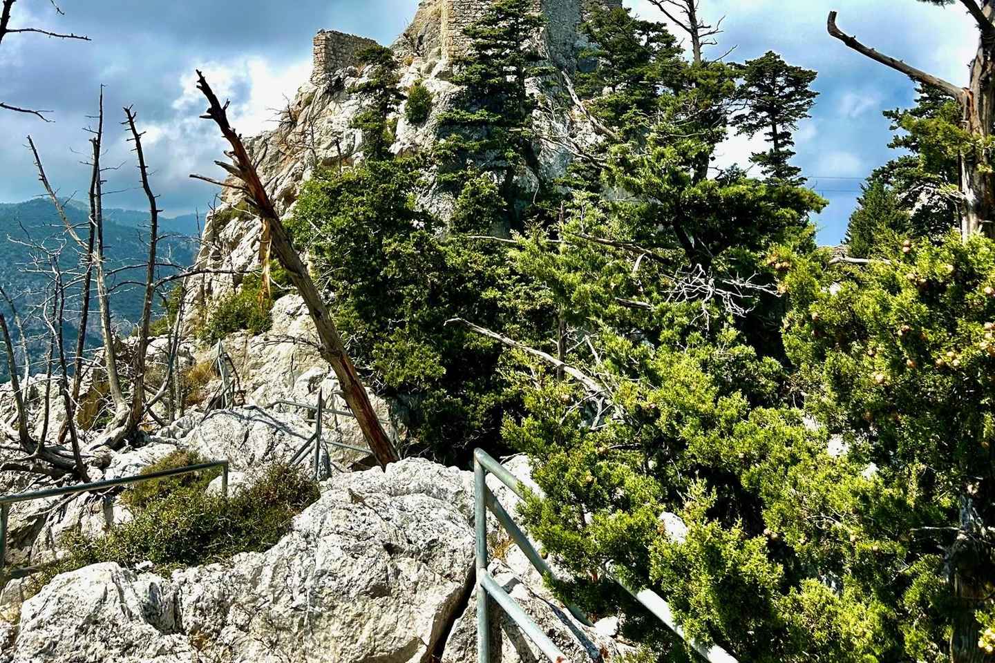 Castello di St. Hilarion e rovine Bellapais con guida privata