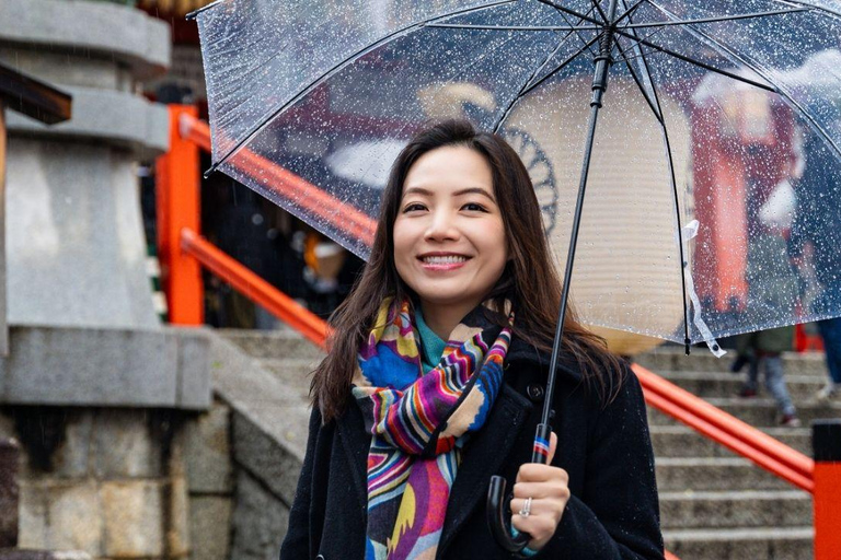 Kyoto: Fushimi Inari Shrine Private Photoshoot