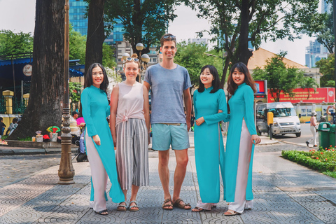 Street Food och sightseeing kvällstur | Ao Dai kvinnlig ryttareKvinnlig förare | 12 Provsmakningar &amp; Sightseeing med skoter