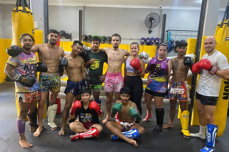 Phnom Penh: 2-Hour Private Kun Khmer Experience