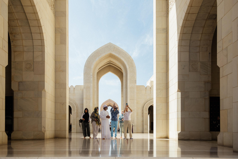 Guided Walking Tour of Sultan Qaboos Grand Mosque in Muscat