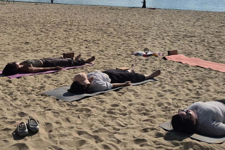 Busan: Gwangalli Beach Morning Wellness Yoga Experience