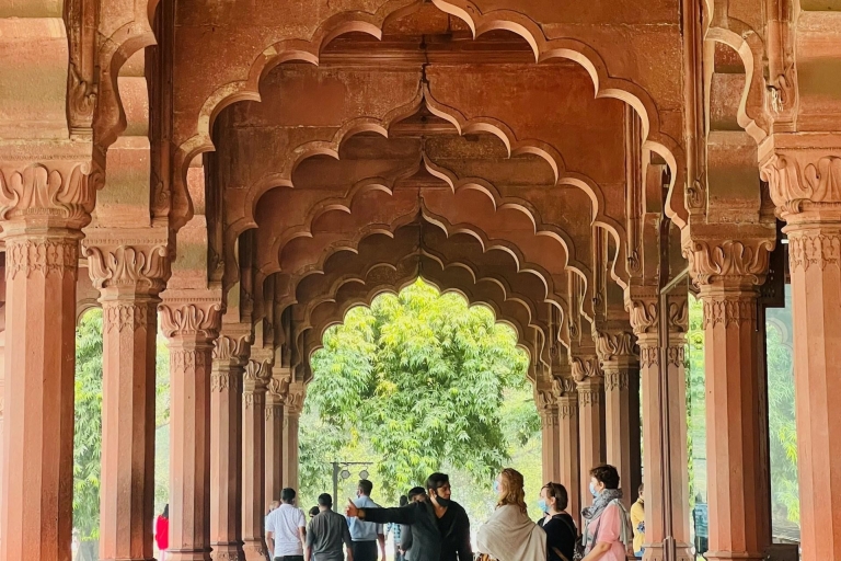 Van Delhi: Taj Mahal-zonsopgang met privétour door Agra FortPrivétour met chauffeur in uniform, AC-auto, lunch en tickets