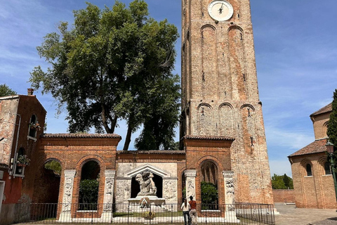 Murano, Burano, Torcello Day Tour by Classic Venetian Boat Tour in Spanish - Murano & Burano