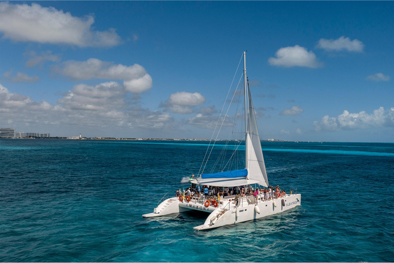 Van Riviera maya; catamaran alleen voor volwassenen naar isla mujeres