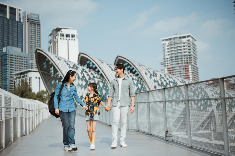 Kuala Lumpur: Petronas Twin Towers & KLCC Park Photoshoot Proposal: 50 photos | 60 mins