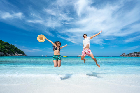 Depuis Krabi : Excursion d&#039;une journée en hors-bord dans les îles SimilanVisite d&#039;une journée à Join In avec transfert