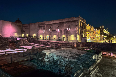 Tour notturno a piedi di Città del Messico con opzione di visita alla Torre LatinoTour notturno a piedi di Città del Messico con Torre Latino