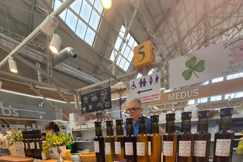 Riga: Old Town E-Bus Tour and Central Market Food Tasting