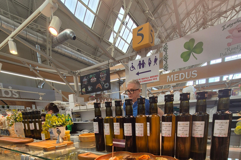 Riga: Old Town E-Bus Tour and Central Market Food Tasting