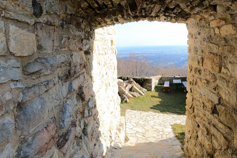 Zagreb: Easy Hike to Medvedgrad Fortress