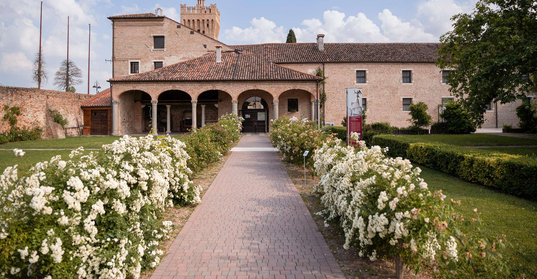 Castello di San Pelagio Ingresso e tour guidato alle sale di D'Annunzio