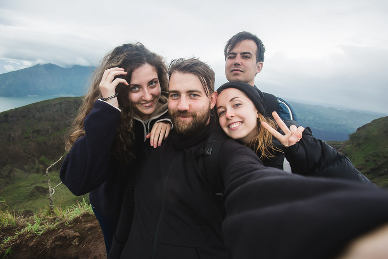 Góra Batur: wycieczka trekkingowa o wschodzie słońcaMount Batur: Small Group Sunrise Trekking