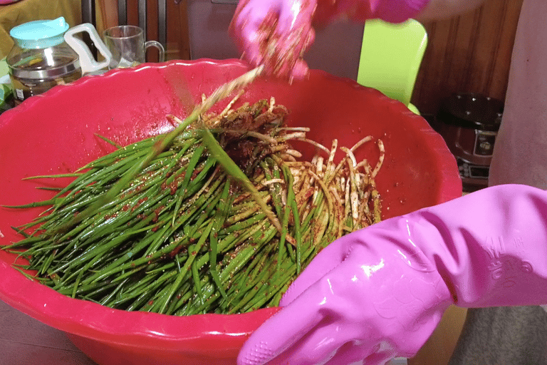 Busan: Yangsan Market Tour and Kimchi-Making Workshop