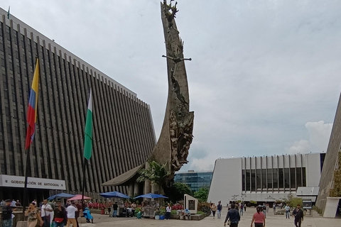Medellín: Invisible Ruins Guided Walking Tour