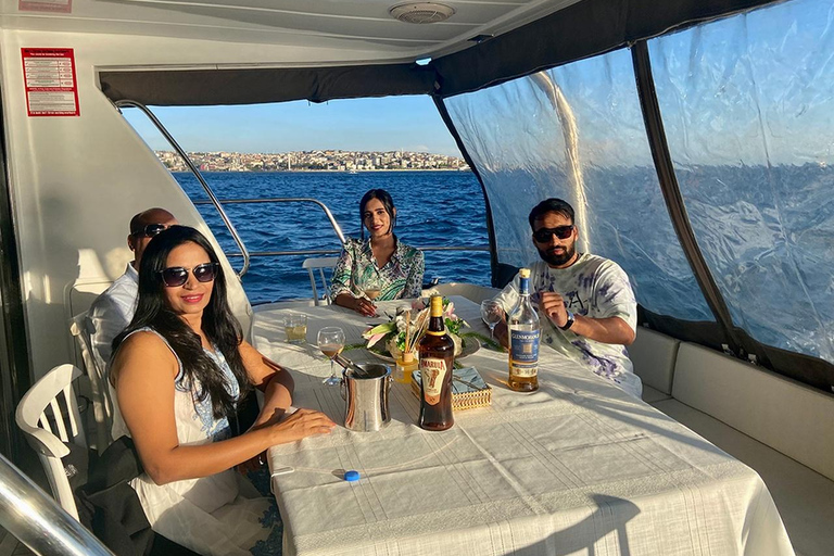 Istanbul: Bosphorus Yacht Cruise at Sunset with Snacks