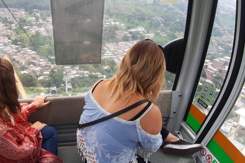 Medellín: Metro and Metro Cable Tour