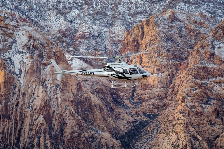 Las Vegas: Red Rock Canyon and Vegas Strip Helicopter TourPremium Red Rock Canyon and Las Vegas Helicopter Tour