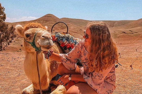 Marrakech: Excursión por el desierto de Agafay con quad, paseo en camello y cena