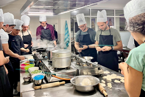 كاتماندو: رحلة إيفرست، ومواقع اليونسكو، ودورة الطبخ