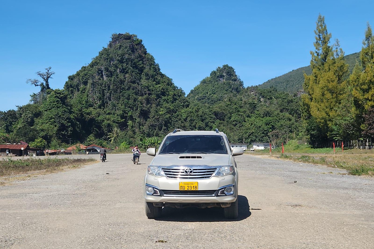 Z Phonsavan: Plain of Jars i Long Cheng Tour