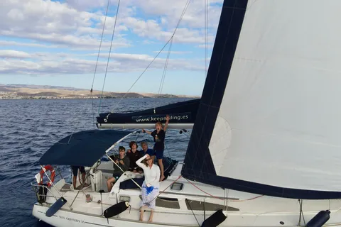 Puerto Rico: Excursión en velero con baño, bebidas y tapas.