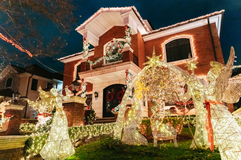 NYC: Dyker Heights Christmas Lights & Skyline View Bus Tour Dyker Heights Christmas Lights & Skyline Bus Tour in English