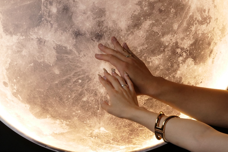 Kanazawa: Experiência de foto selfie com quimono alugado - Moon