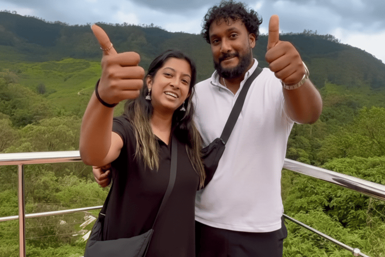 4 Days Kerala Tour:Athirappilly, Munnar & Alleppey Houseboat