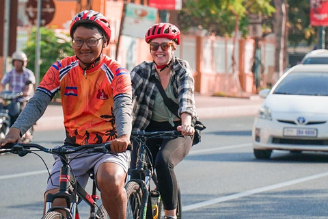 Phnom Penh: Bikes and Bites Cycling Tour