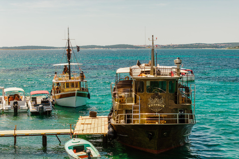 Kamenjak: Pirate Boat Cruise with Blue Cave, Porer & Lunch