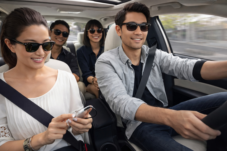 Colombo Airport: Private Transfer with Driver-Guide Fully Customizable Transfer Experience (180km/Day)