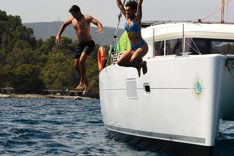 Valencia: Exclusive catamaran (max. 10), paella on board, and swimming – 3 hours Exclusive catamaran (max. 10), paella on board, and swim – 3 hours