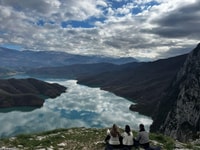 Tagestour zum Bovilla See und Berg Gamti - Hizvo