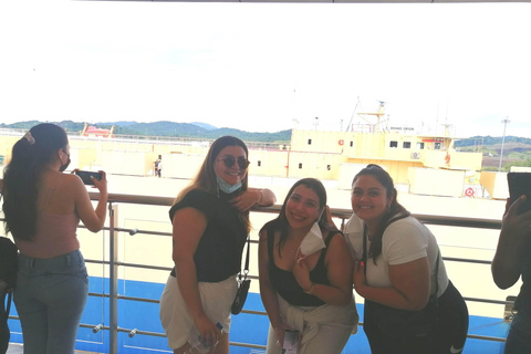 Private tour Tocumen Airport Connection, Panama Canal and Casco Antiguo