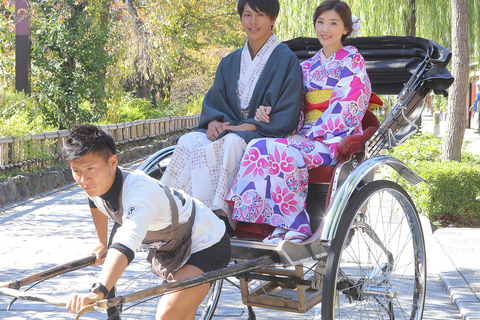 Kyoto : Temple Kiyomizu-dera Louez un kimono et montez dans un pousse-pousse.