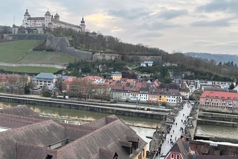 White & Red - A quick tour with wine in Würzburg White & Red - Short tour with wine in Würzburg