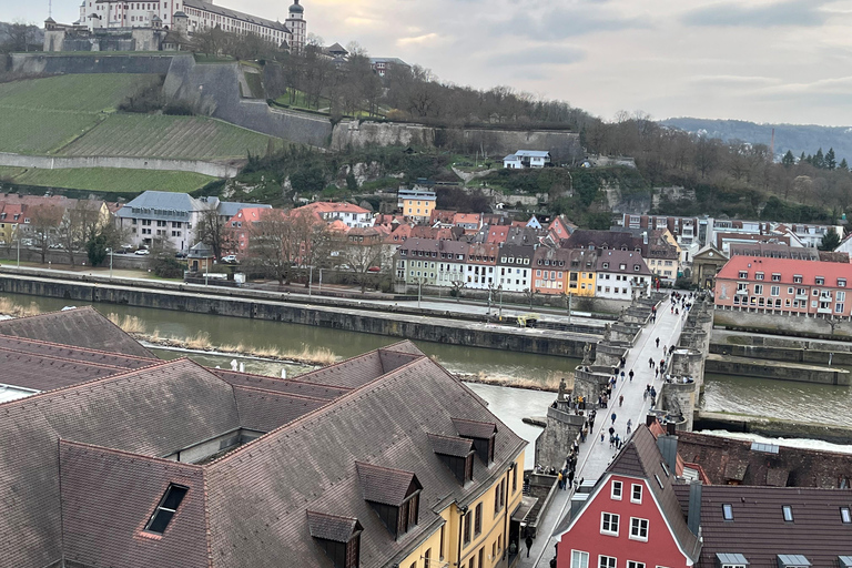 White & Red - A quick tour with wine in Würzburg White & Red - Short tour with wine in Würzburg