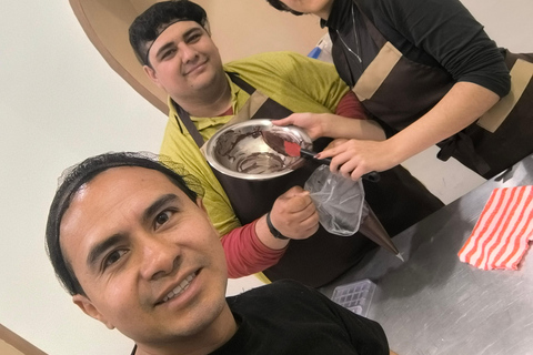 Cuenca: Chocolate tour with a hands-on class Cuenca: Chocolate Tour + Hands-On Workshop