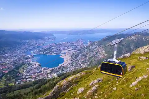 Goditi un pranzo di 3 portate in cima al Monte Ulriken, a Bergen.