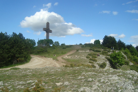 Vanuit Skopje: bezoek het Vodno Millennium Cross en de Matka Canyon