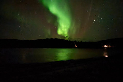 Vanuit Saariselkä/Inari: Aurora-jachttour, kampvuur en snacksVanuit Saariselkä/Inari: op jacht naar het noorderlicht, kampvuur en snacks