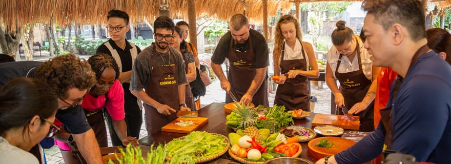 Nha Trang : cours de cuisine, visite du marché et village artisanal