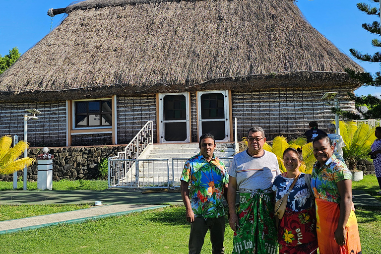 جولة قرية الهبوط الأولى وبركة الطين في الينابيع الساخنة