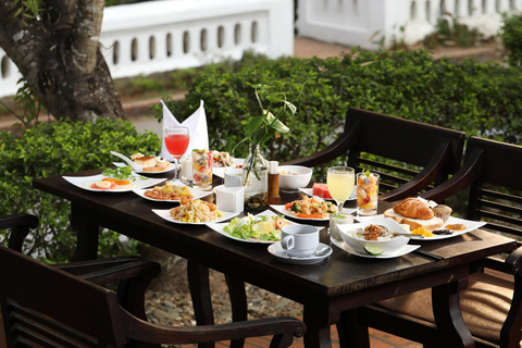 Luang Prabang: Alms Giving Ceremony & Breakfast