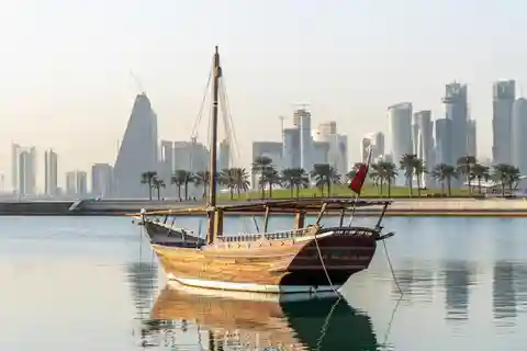Doha: Traditionelle Dhow-Kreuzfahrt mit Abholung und Rücktransfer