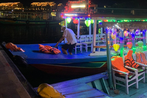 Hoi An : Release The Lanterns By Motor Boat at Night Release the lanterns by motor boat at night