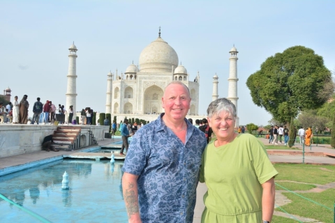 Ab Delhi: Private Taj Mahal und Agra Autotour mit MahlzeitenTour mit AC Auto, Fahrer und Guide