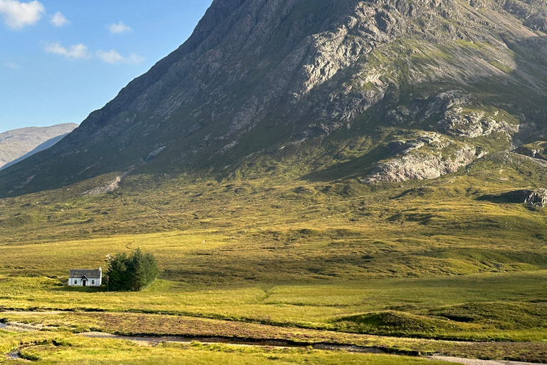 From Edinburgh: 2-Day Highlands Tour with Hogwarts Express 2 Guests Twin Room with 2 Single Beds and a Private Bathroom