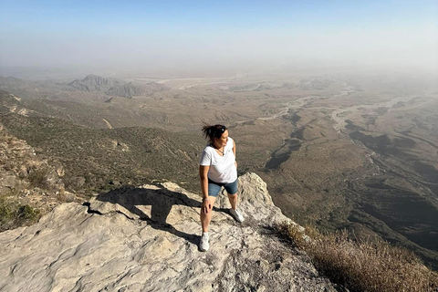 East Salalah by Day & Night: Camels, Waterfalls & Souqs Tour